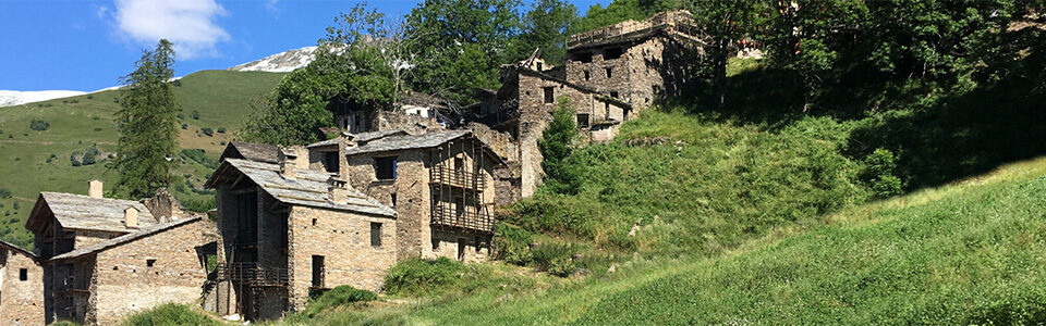 Agglomerato di case di montagna